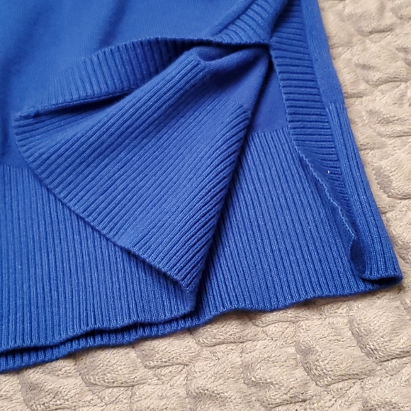 Cable and Gauge pretty sweater - Picture 3 of 7